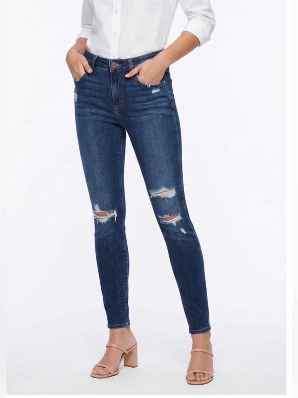 Joe’s “The Skinny” Ankle Length Mid Rise Distressed Jeans Size 26